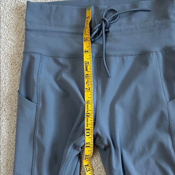 Vuori Daily Pocket Legging-EUC!! - Picture 10 of 10